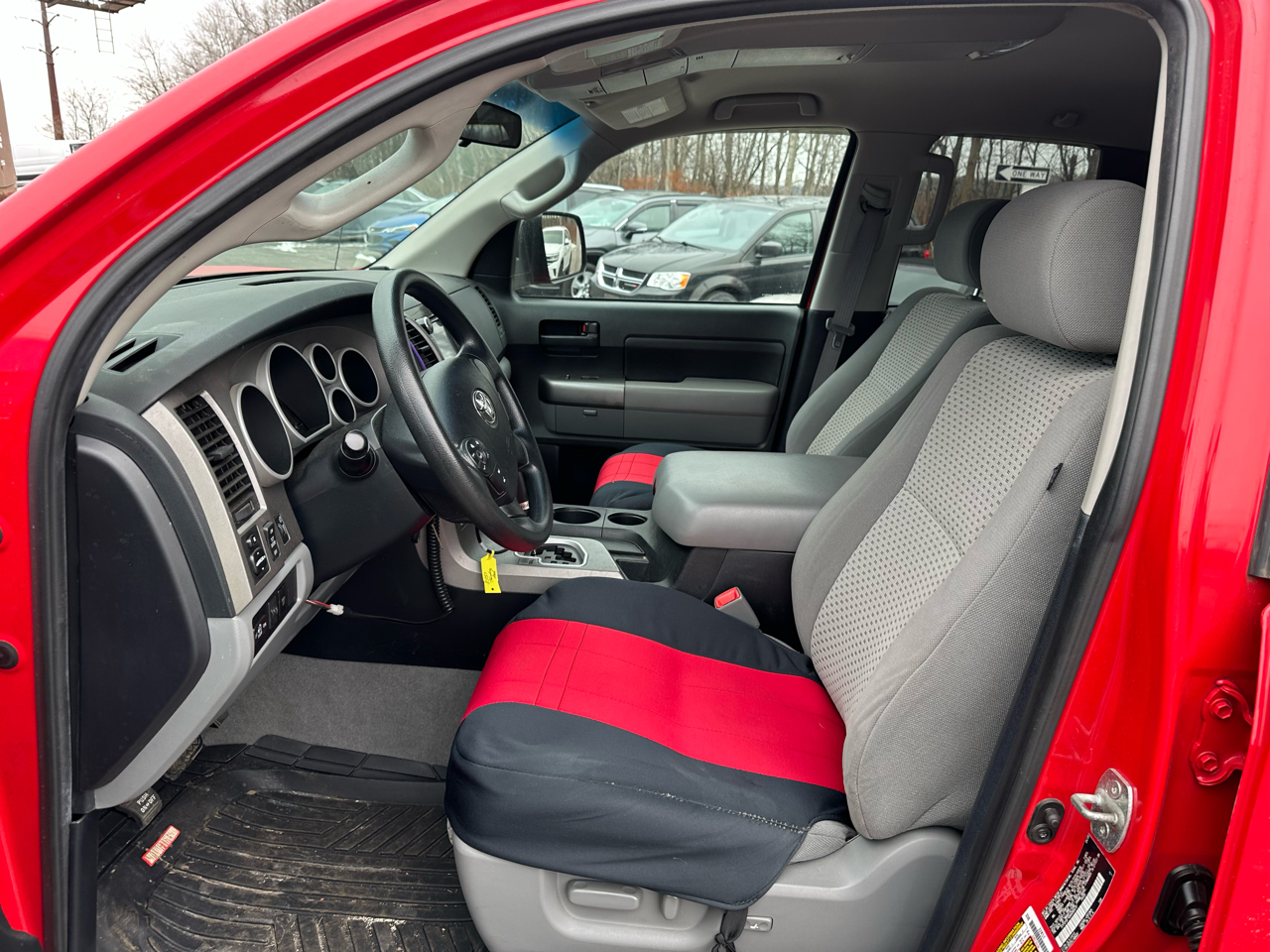 Toyota Tundra 4WD Truck Dbl 5.7L V8 6-Spd AT (Natl) 2010