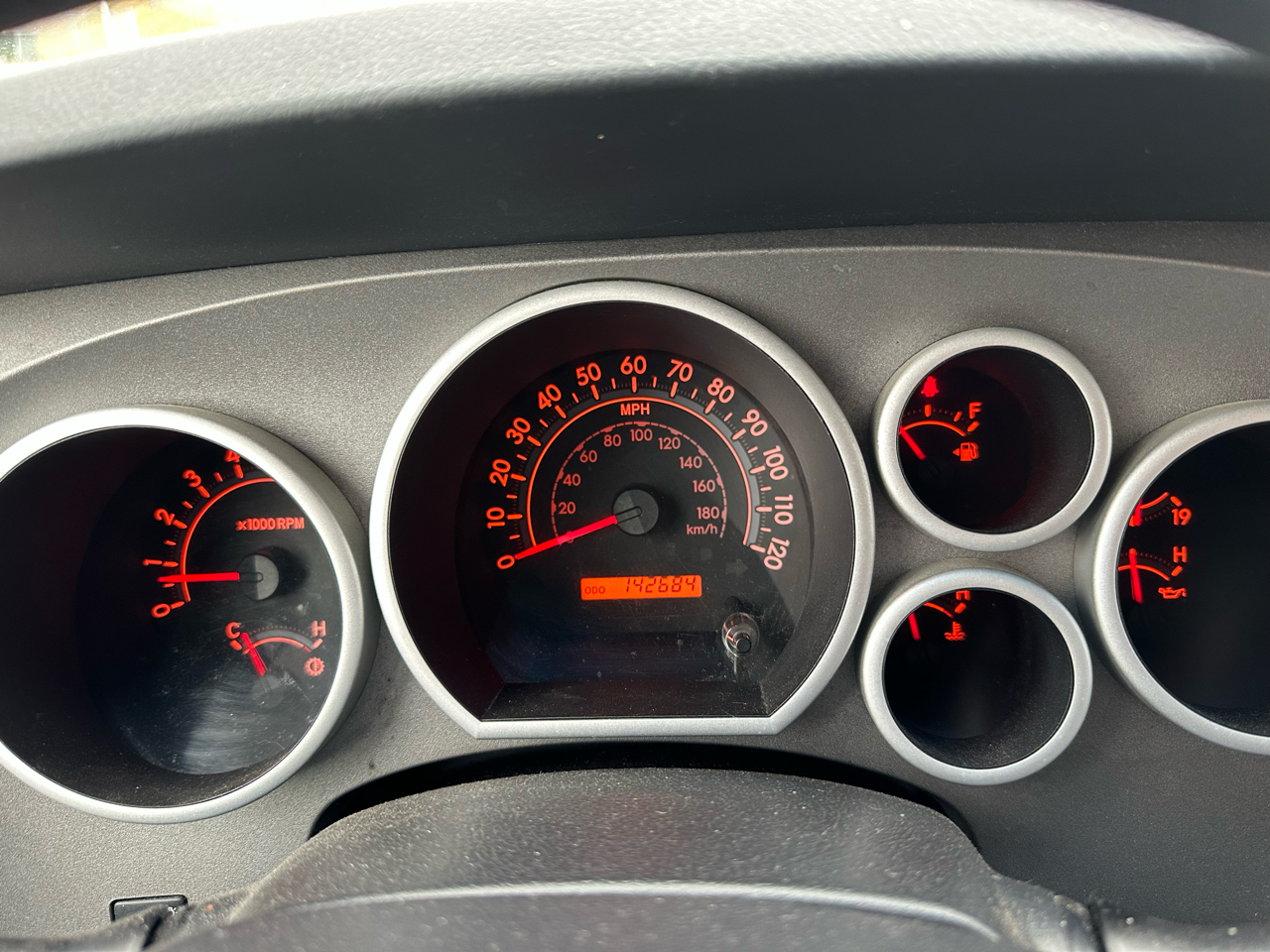 Toyota Tundra 4WD Truck Dbl 5.7L V8 6-Spd AT (Natl) 2010