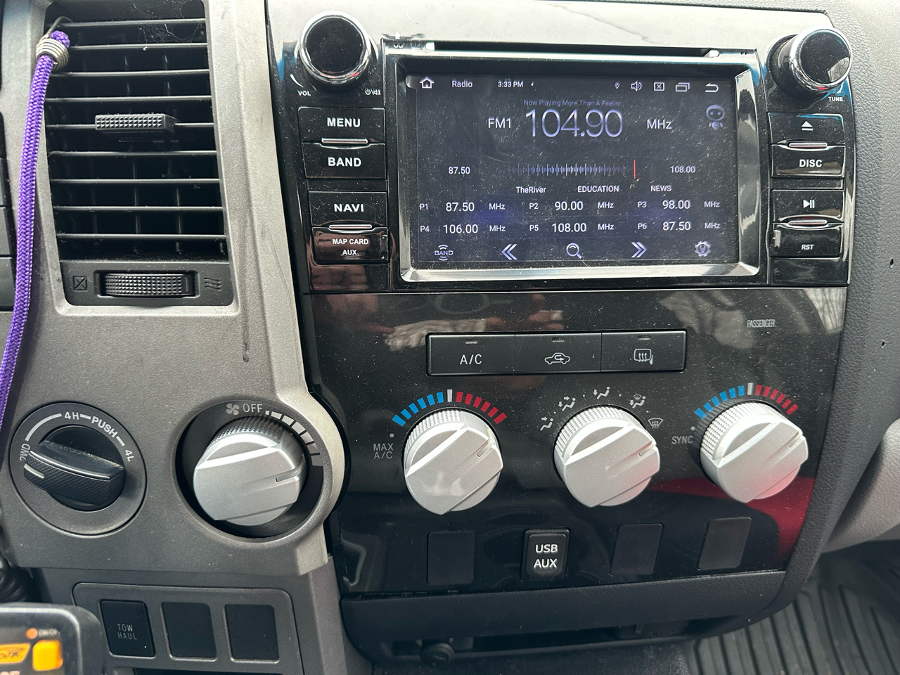 Toyota Tundra 4WD Truck Dbl 5.7L V8 6-Spd AT (Natl) 2010