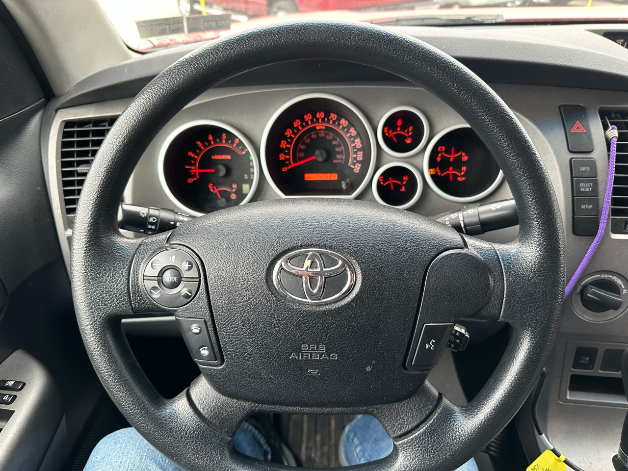 Toyota Tundra 4WD Truck Dbl 5.7L V8 6-Spd AT (Natl) 2010