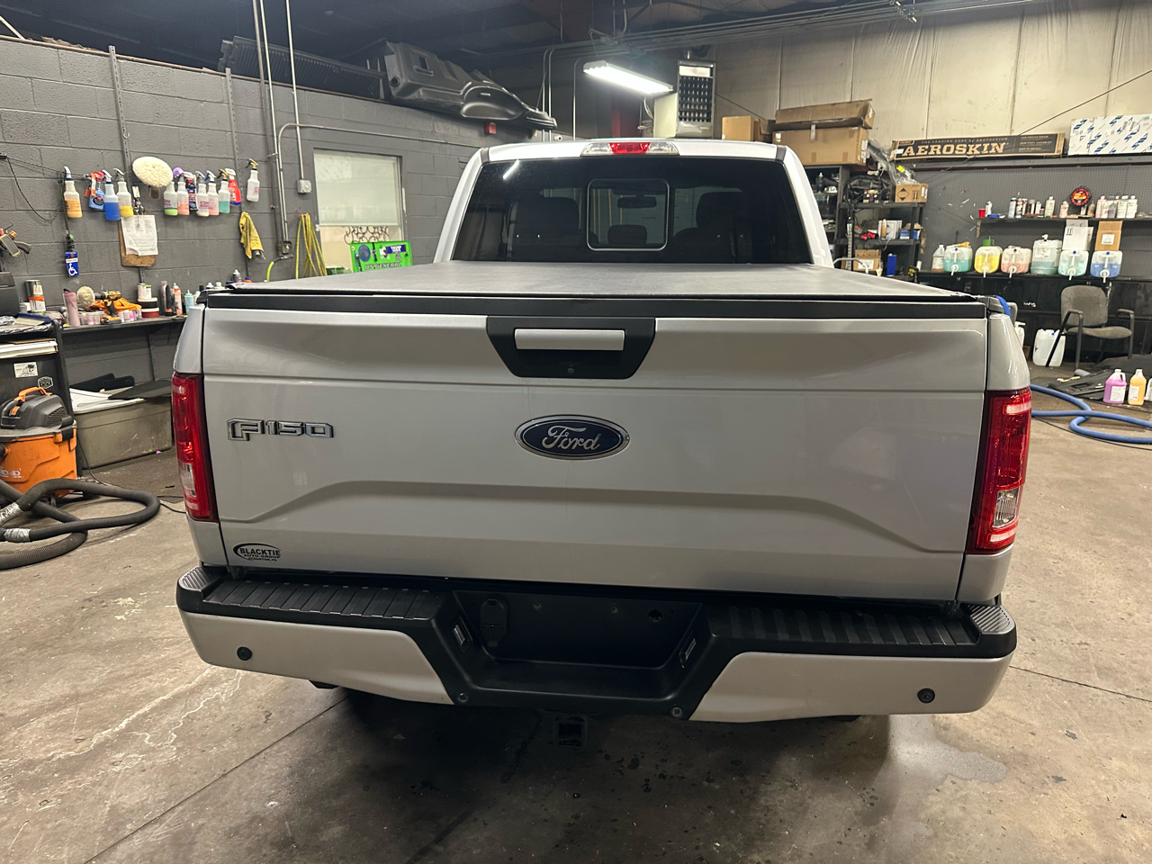 Ford F-150 4WD SuperCab 163" XLT w/Midbox Prep 2015