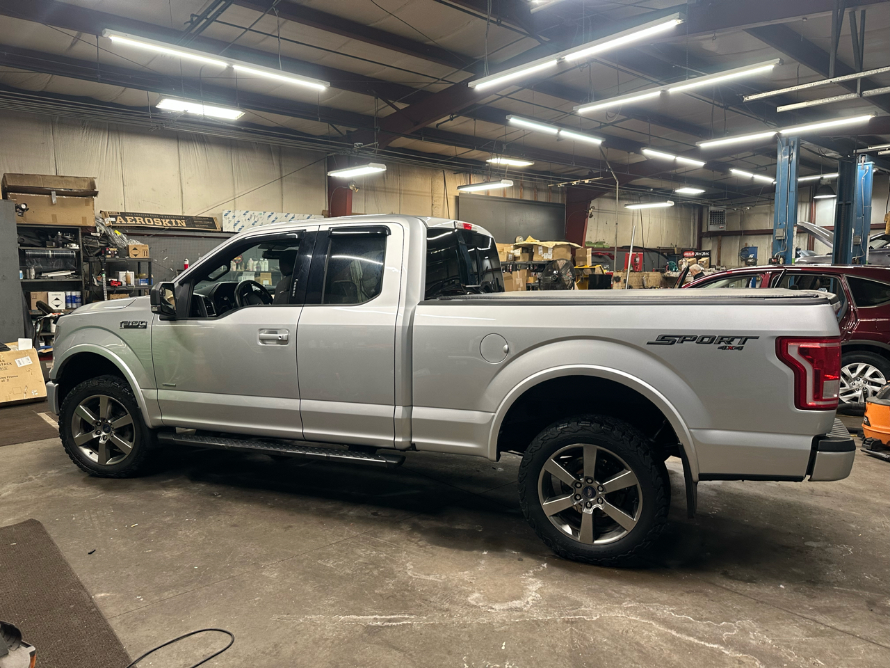 Ford F-150 4WD SuperCab 163" XLT w/Midbox Prep 2015