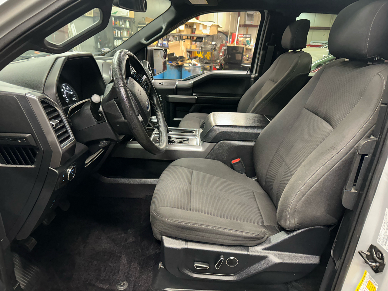 Ford F-150 4WD SuperCab 163" XLT w/Midbox Prep 2015