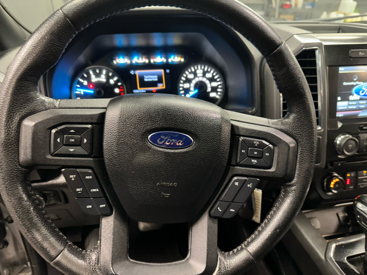 Ford F-150 4WD SuperCab 163" XLT w/Midbox Prep 2015