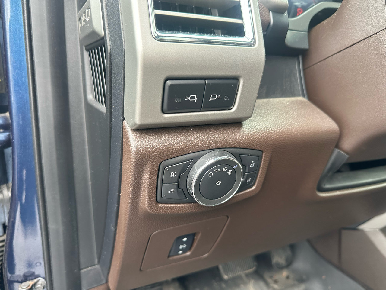 Ford F-150 4WD SuperCrew 145" King Ranch 2015