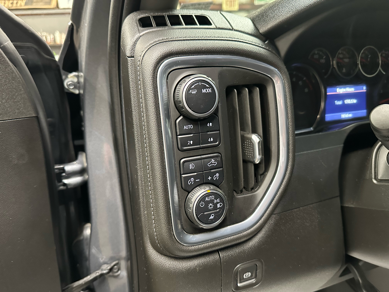 Chevrolet Silverado 1500 LTD 4WD Crew Cab 157" RST 2022