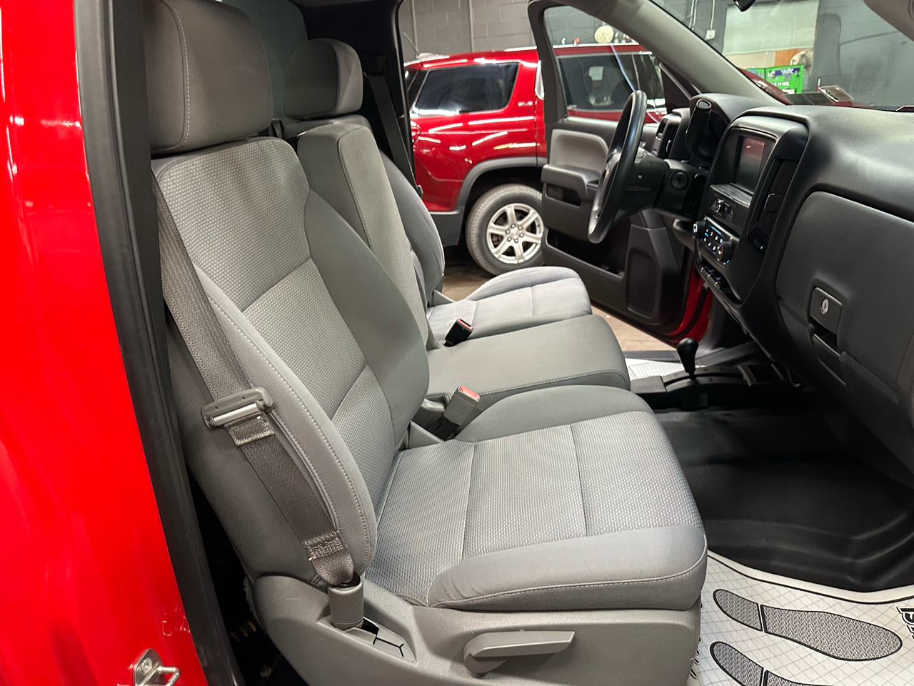 Chevrolet Silverado 1500 4WD Reg Cab 133.0" LS 2016