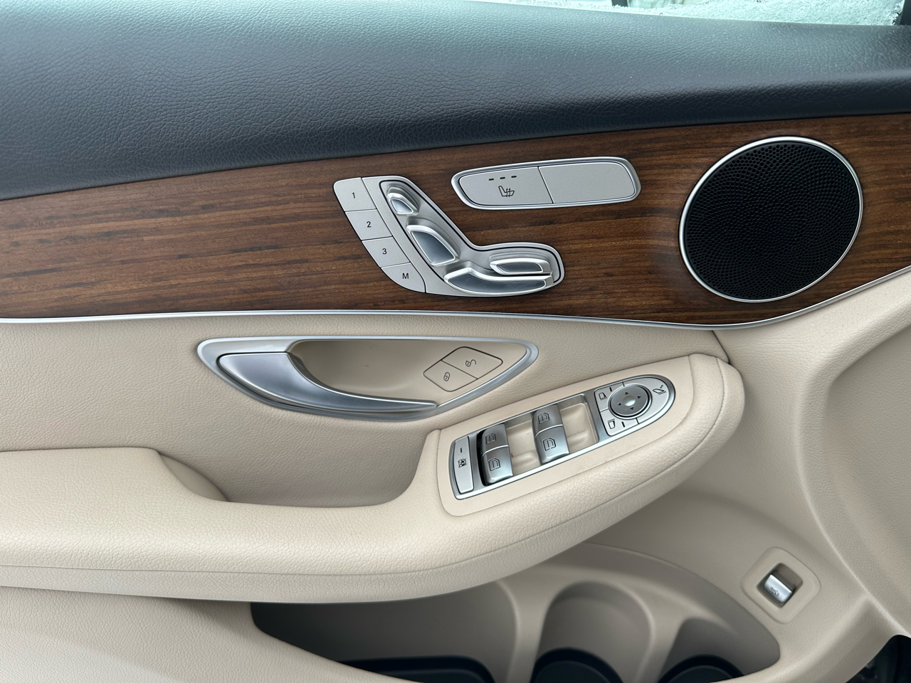 Mercedes-Benz GLC GLC 300 4MATIC SUV 2022