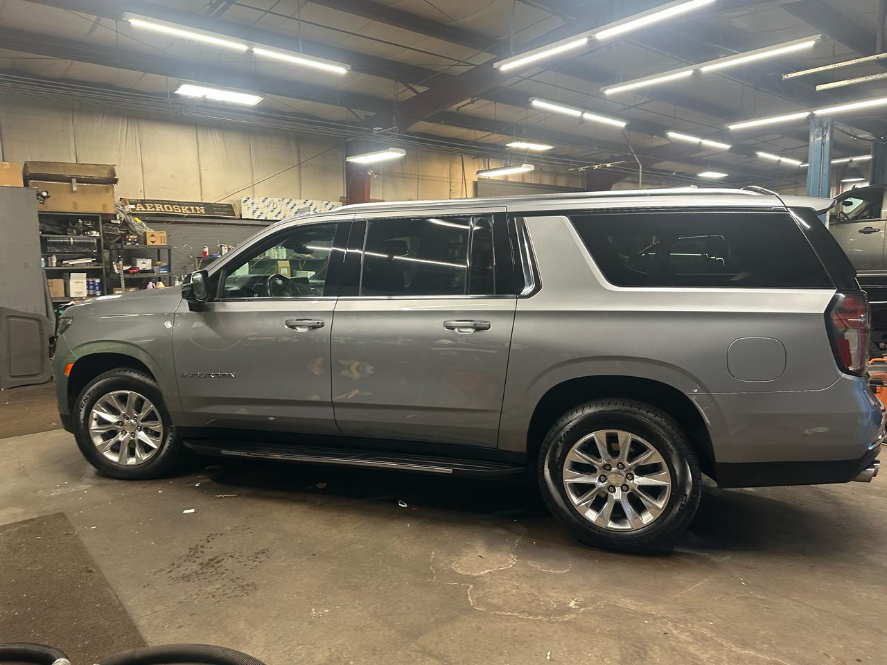 Chevrolet Suburban 4WD 4dr Premier 2023