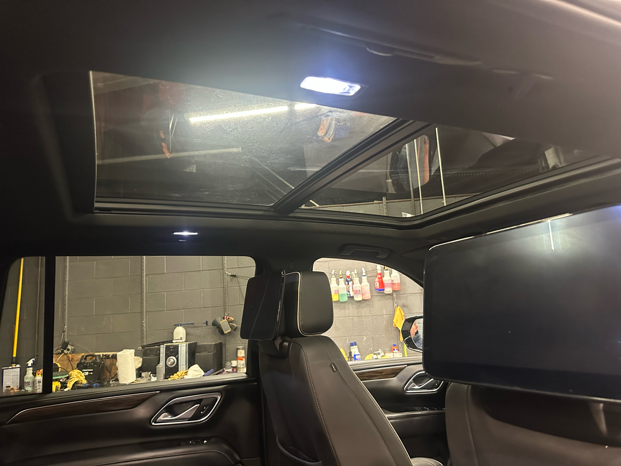 Chevrolet Suburban 4WD 4dr Premier 2023