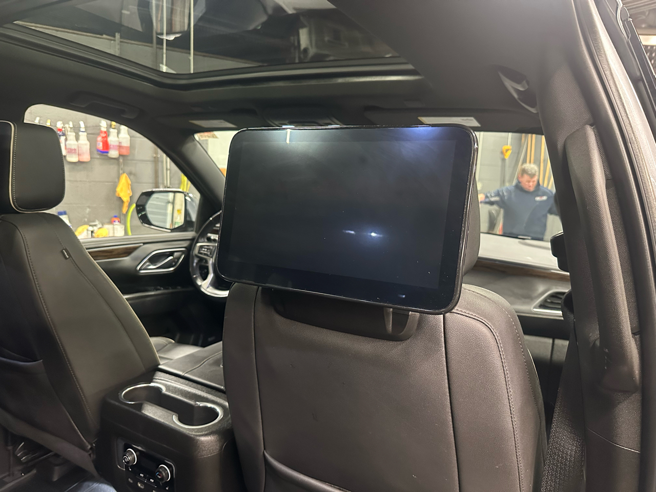 Chevrolet Suburban 4WD 4dr Premier 2023