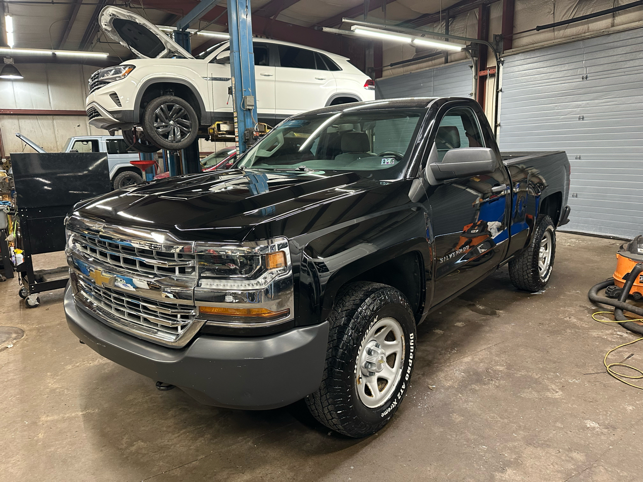 Chevrolet Silverado 1500 4WD Reg Cab 119.0" Work Truck 2017