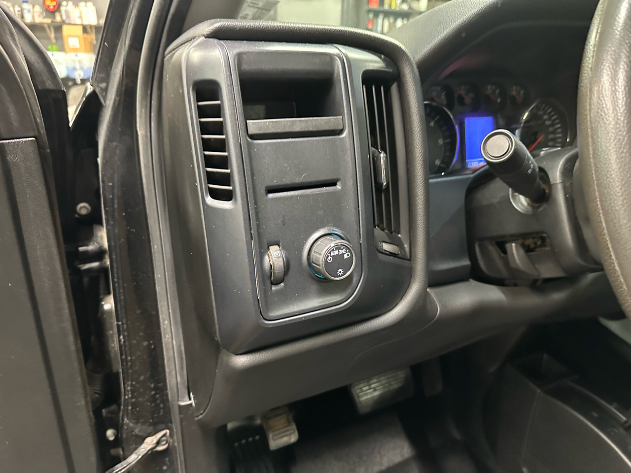 Chevrolet Silverado 1500 4WD Reg Cab 119.0" Work Truck 2017