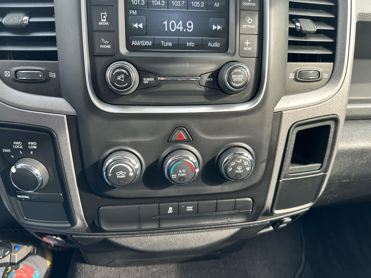 RAM 1500 4WD Quad Cab 140.5" Express 2014