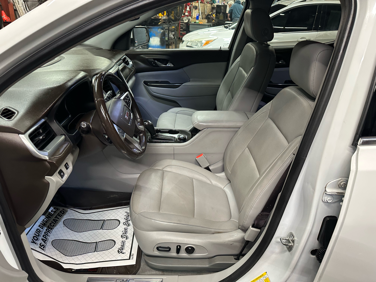 GMC Acadia AWD 4dr SLT w/SLT-1 2018