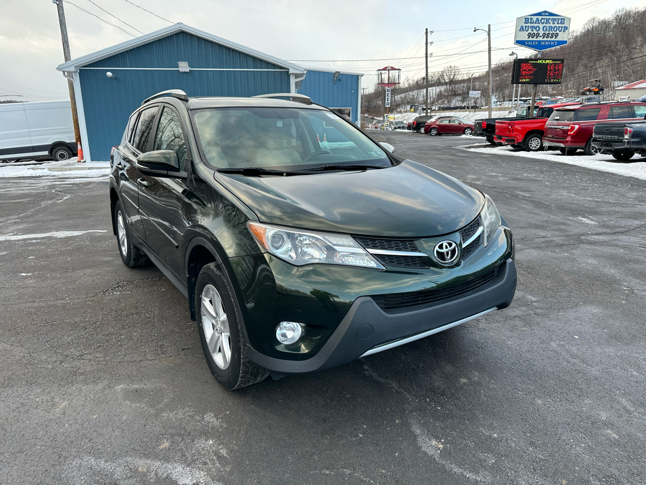 Toyota RAV4 AWD 4dr XLE (Natl) 2013