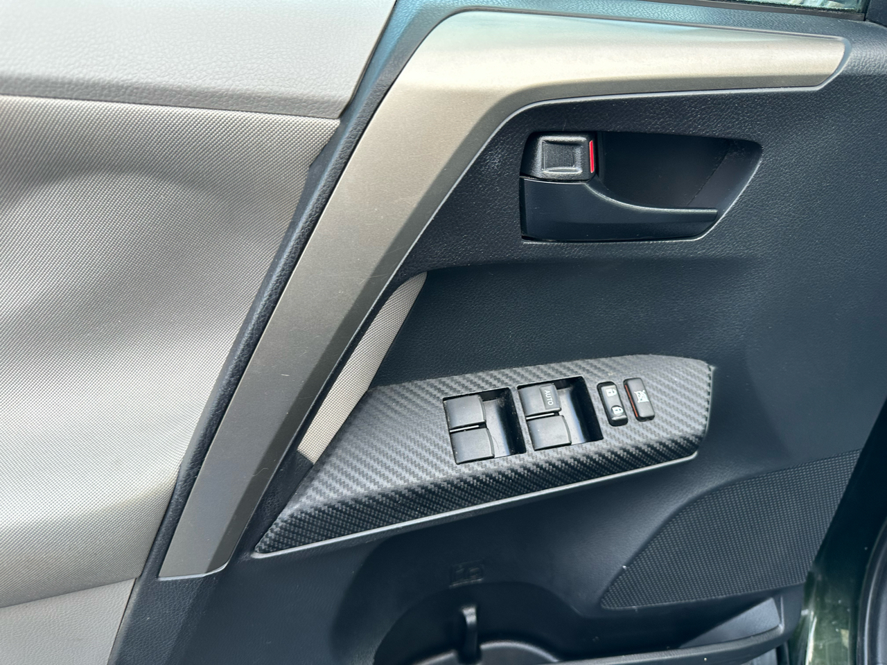 Toyota RAV4 AWD 4dr XLE (Natl) 2013