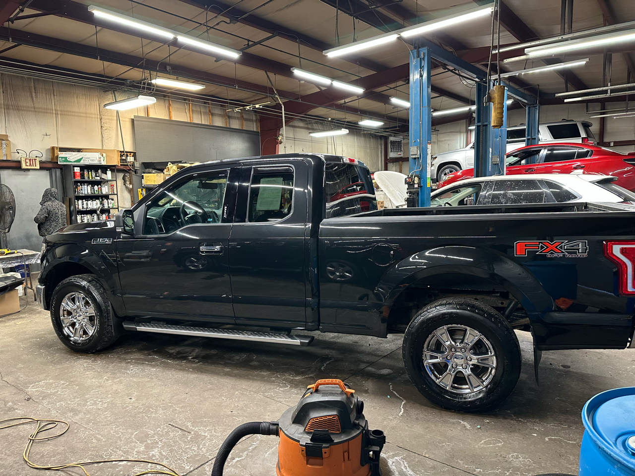 Ford F-150 4WD SuperCab 163" XLT w/HD Payload Pkg 2015