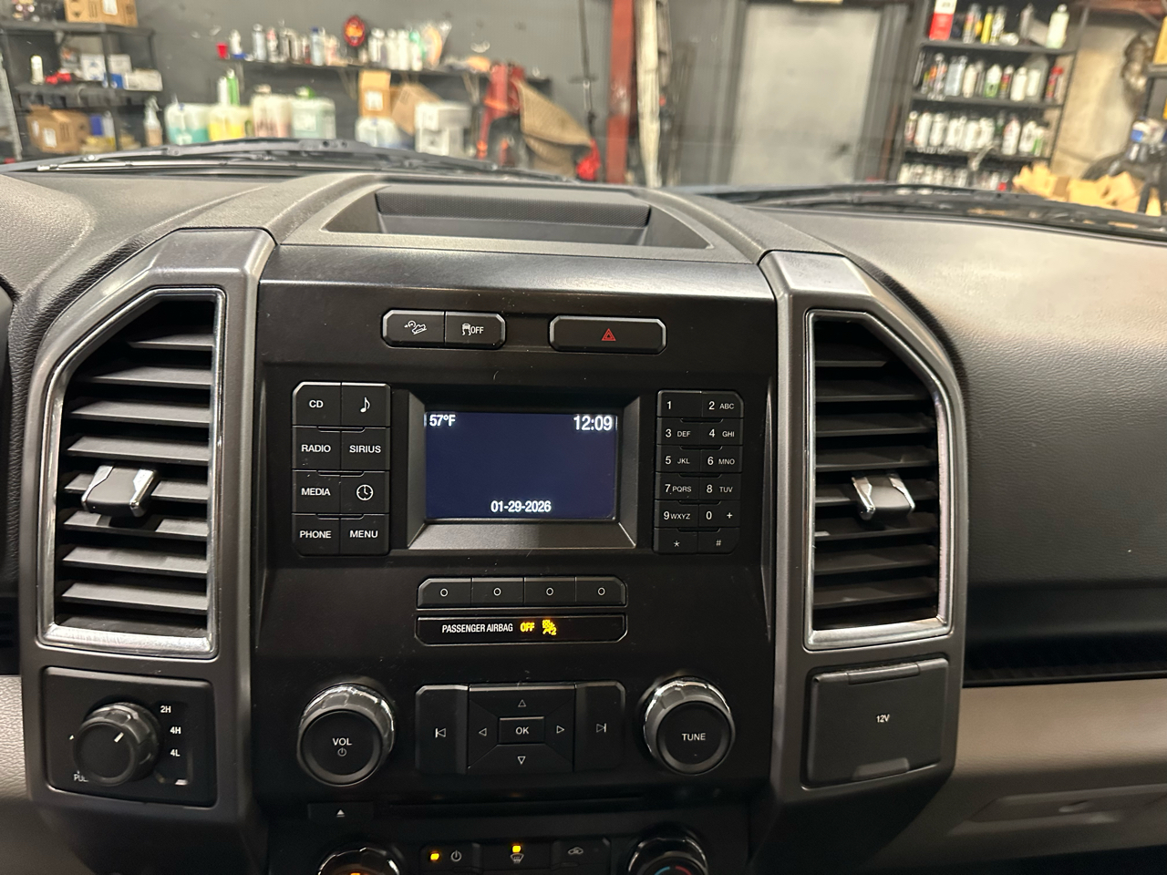 Ford F-150 4WD SuperCab 163" XLT w/HD Payload Pkg 2015