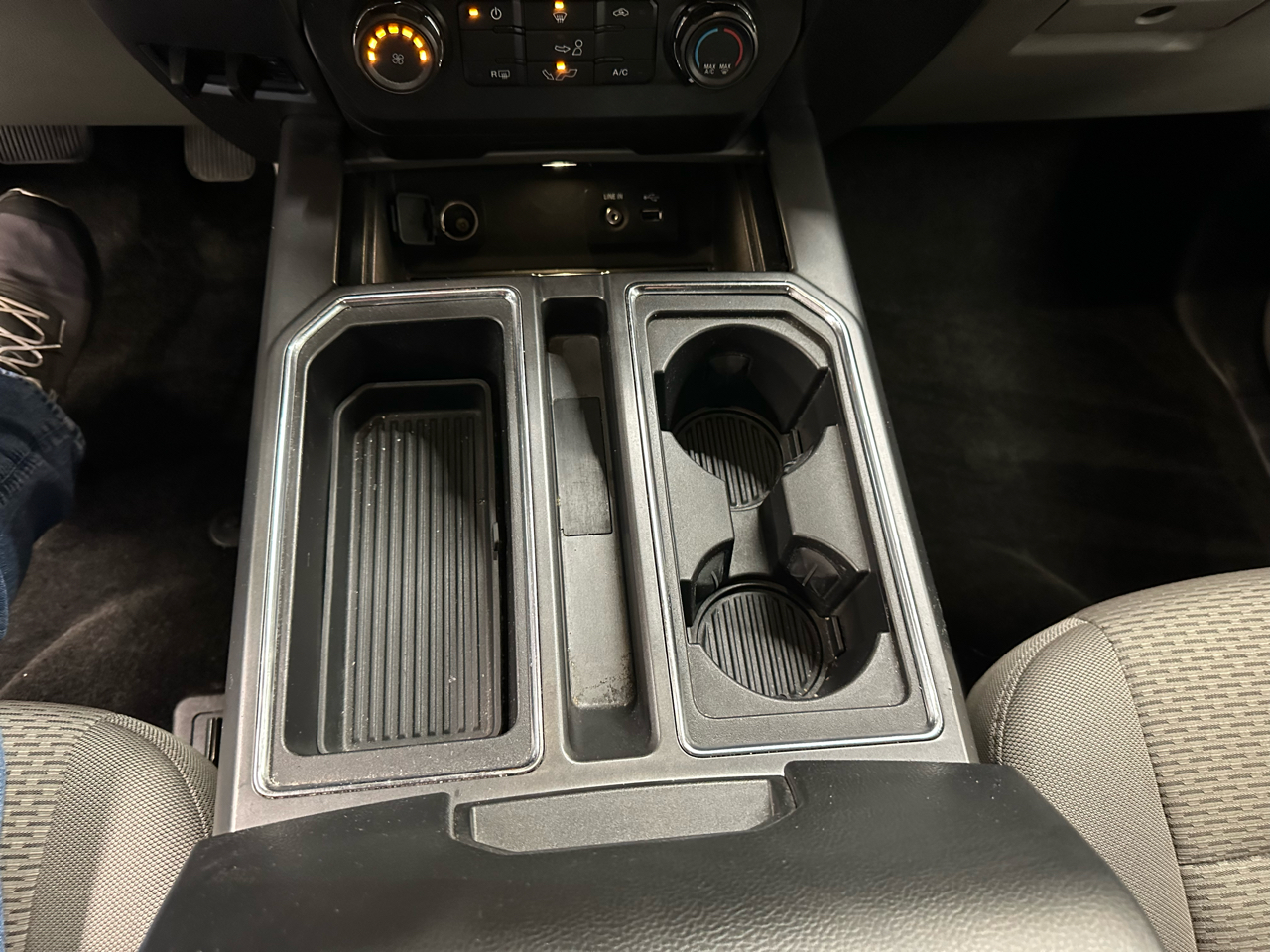 Ford F-150 4WD SuperCab 163" XLT w/HD Payload Pkg 2015