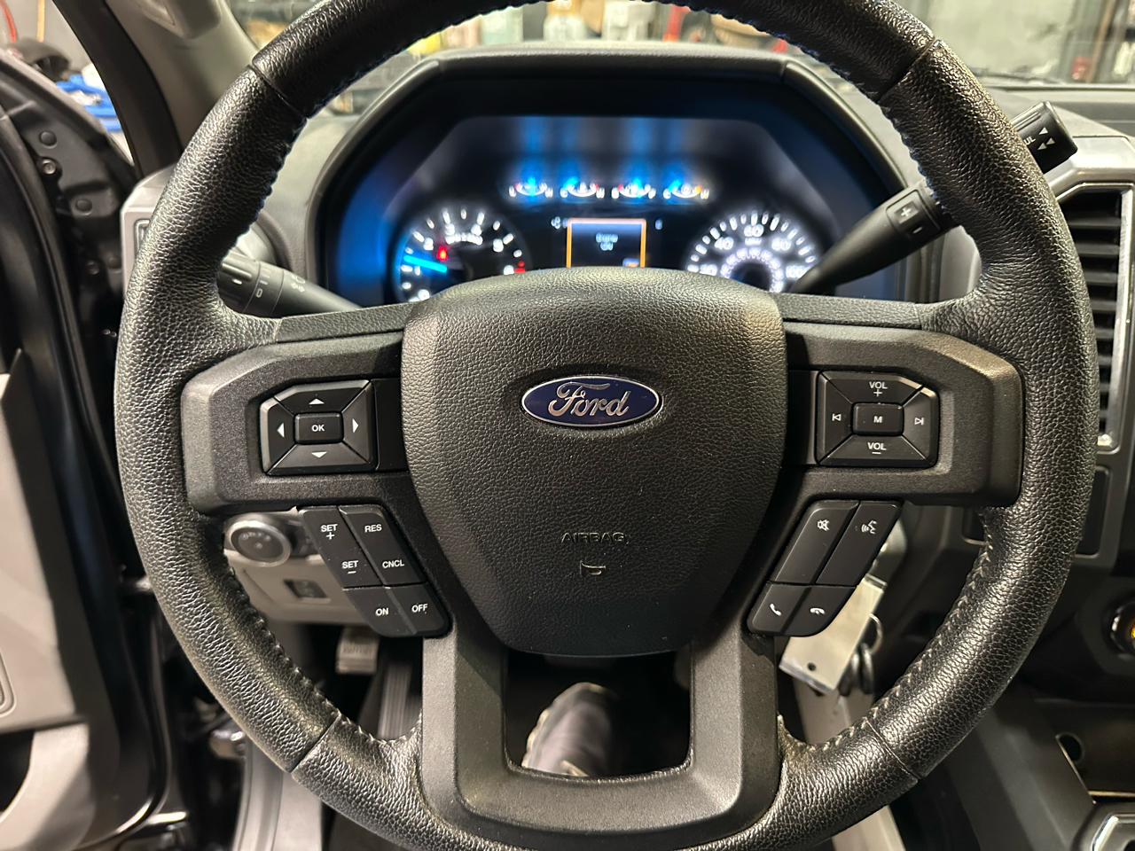 Ford F-150 4WD SuperCab 163" XLT w/HD Payload Pkg 2015