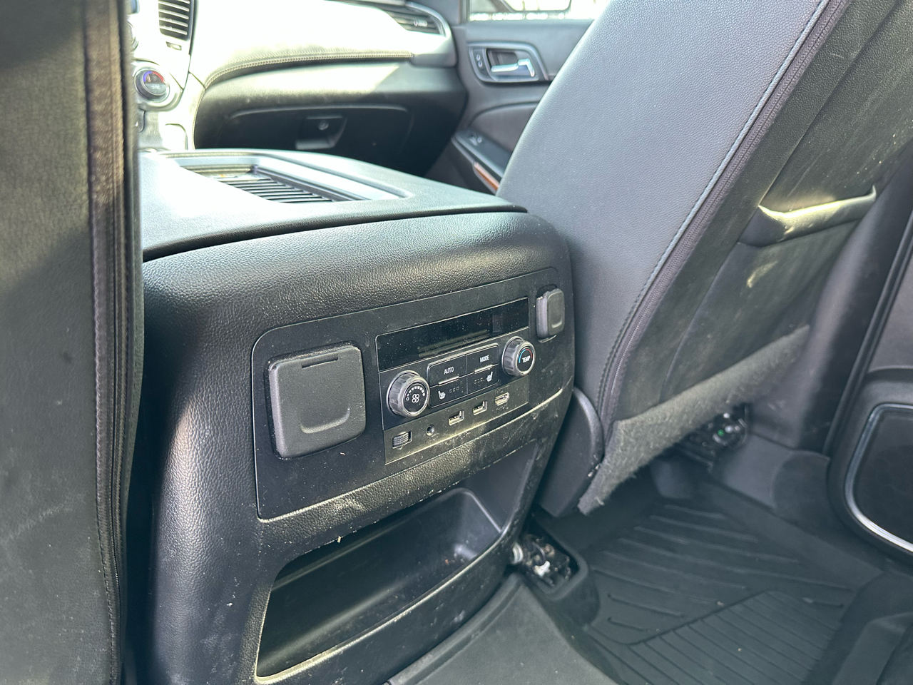 Chevrolet Suburban 4WD 4dr 1500 Premier 2019