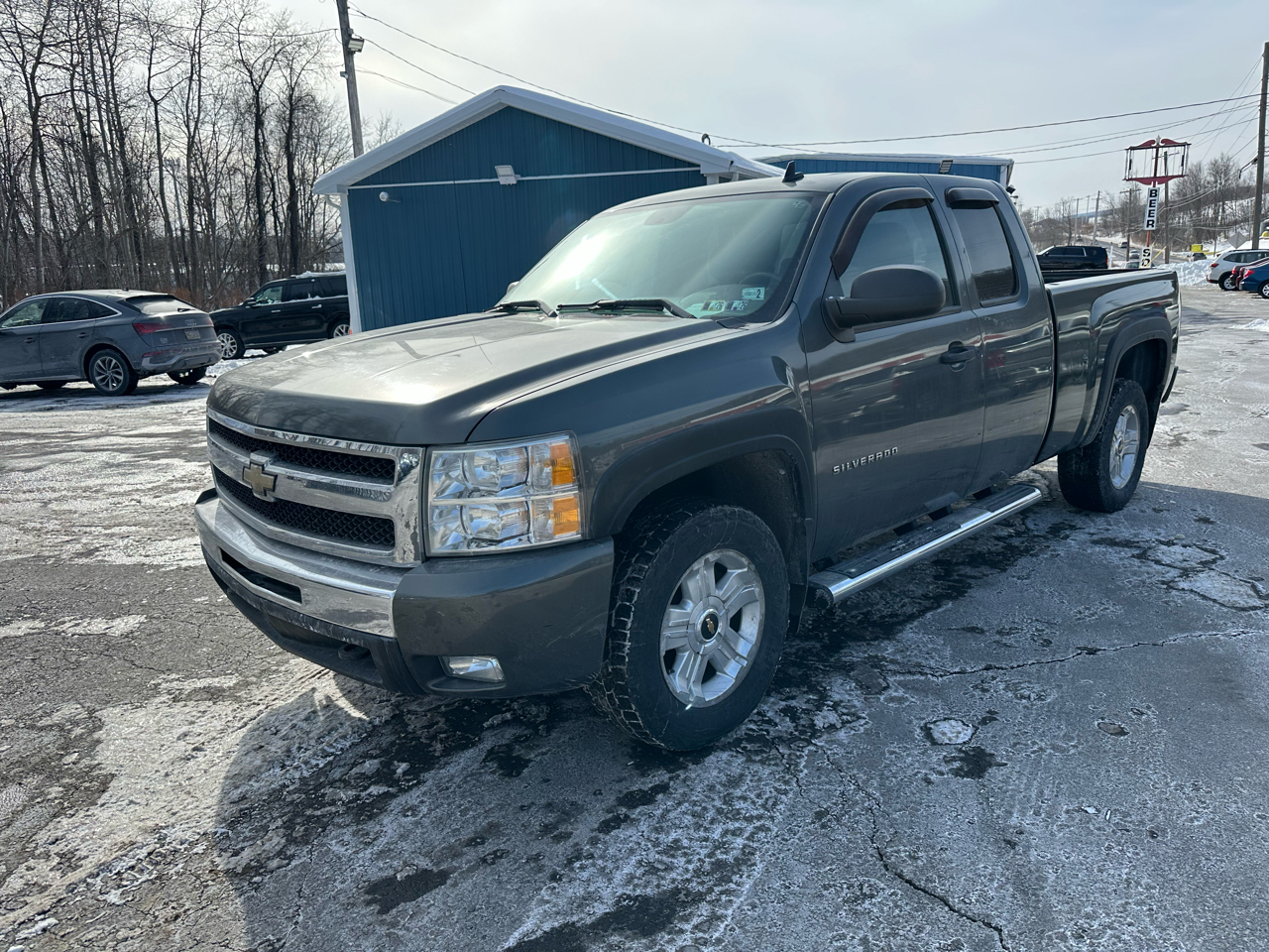 Chevrolet Silverado 1500 4WD Ext Cab 143.5" LT 2011