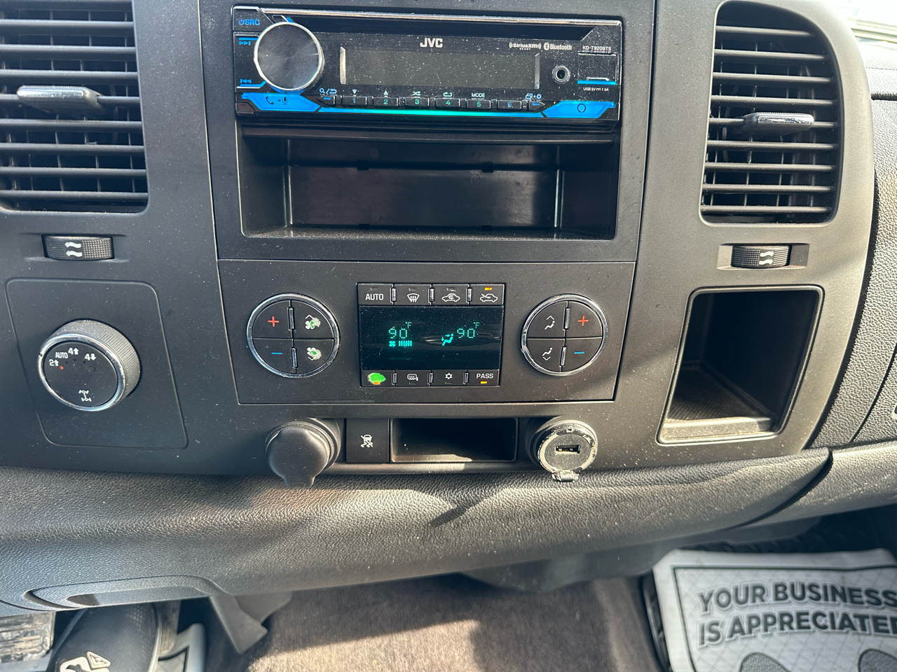 Chevrolet Silverado 1500 4WD Ext Cab 143.5" LT 2011