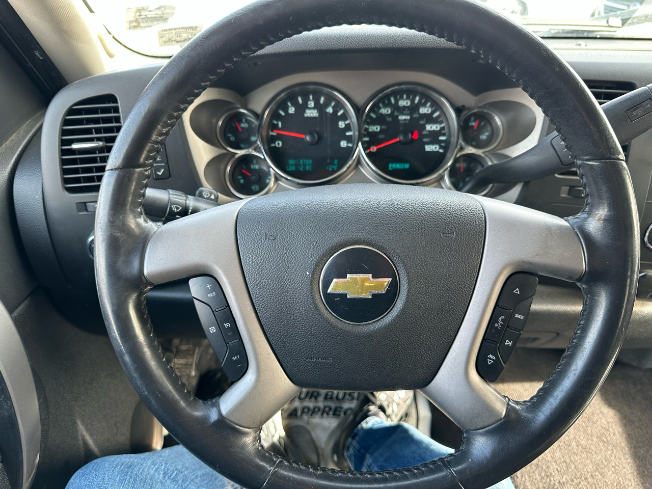 Chevrolet Silverado 1500 4WD Ext Cab 143.5" LT 2011