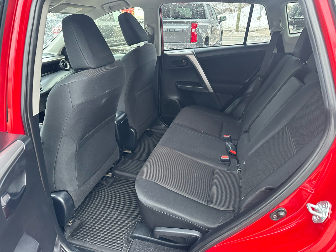 Toyota RAV4 LE AWD (Natl) 2017