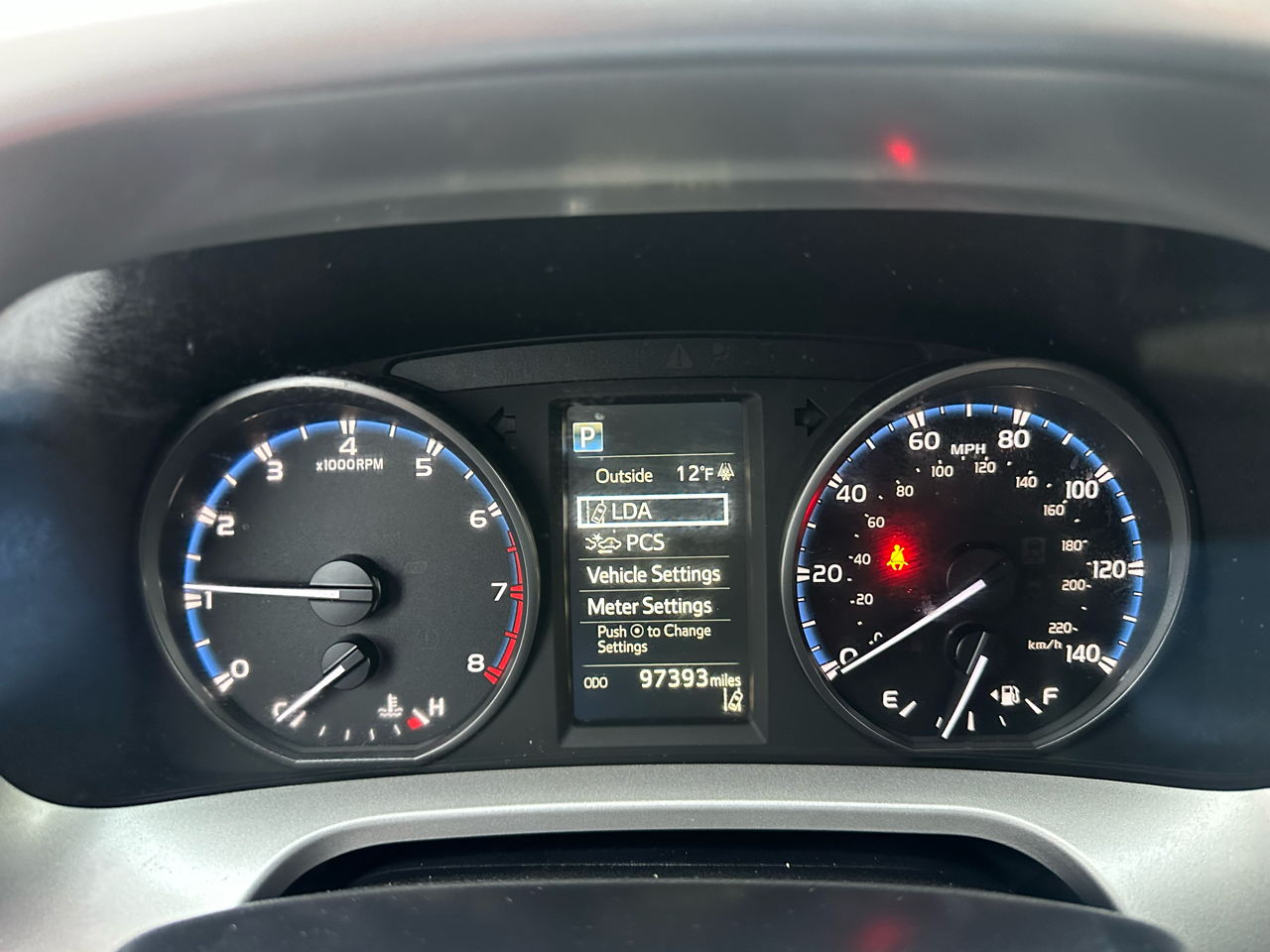 Toyota RAV4 LE AWD (Natl) 2017