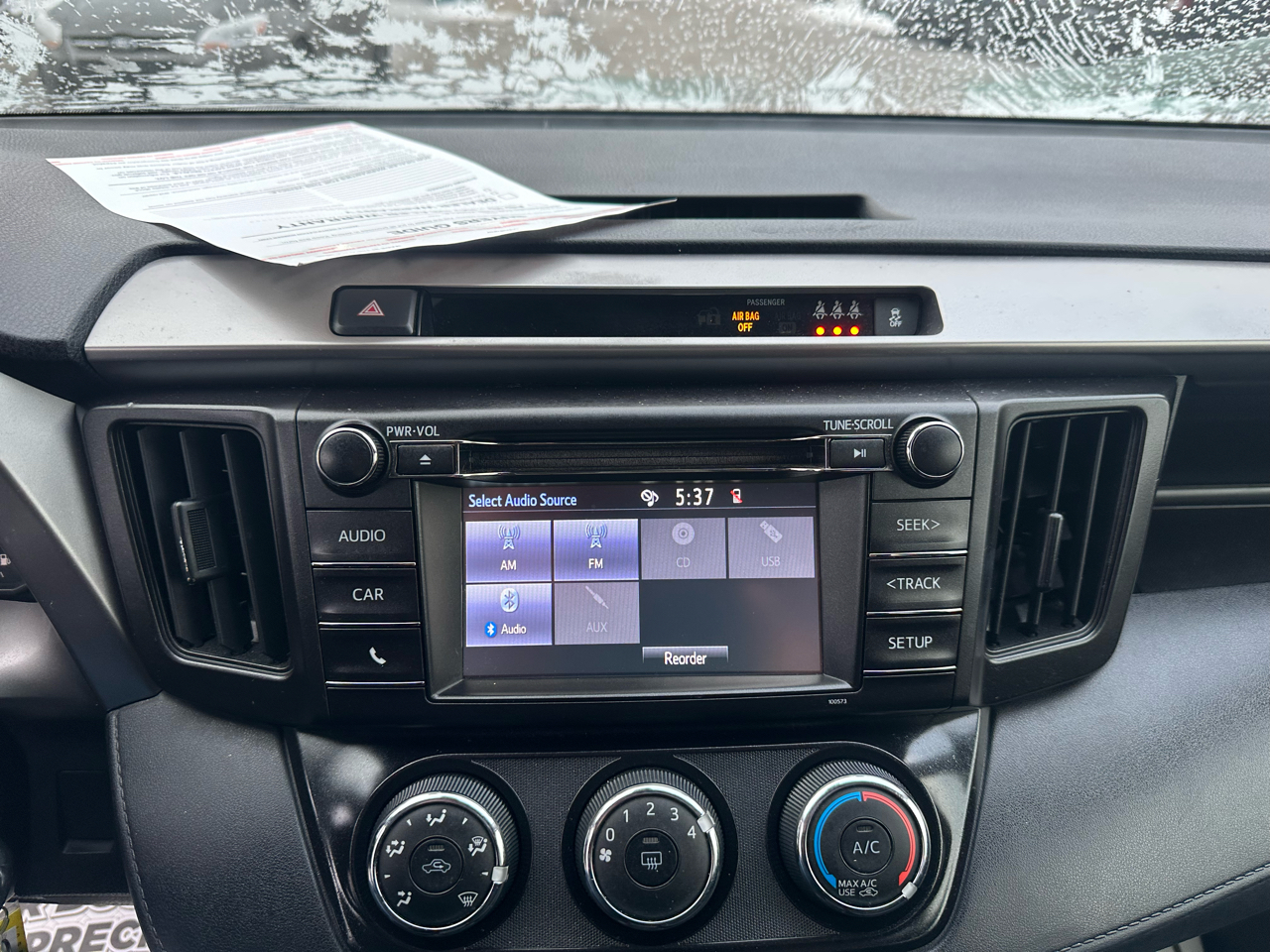 Toyota RAV4 LE AWD (Natl) 2017