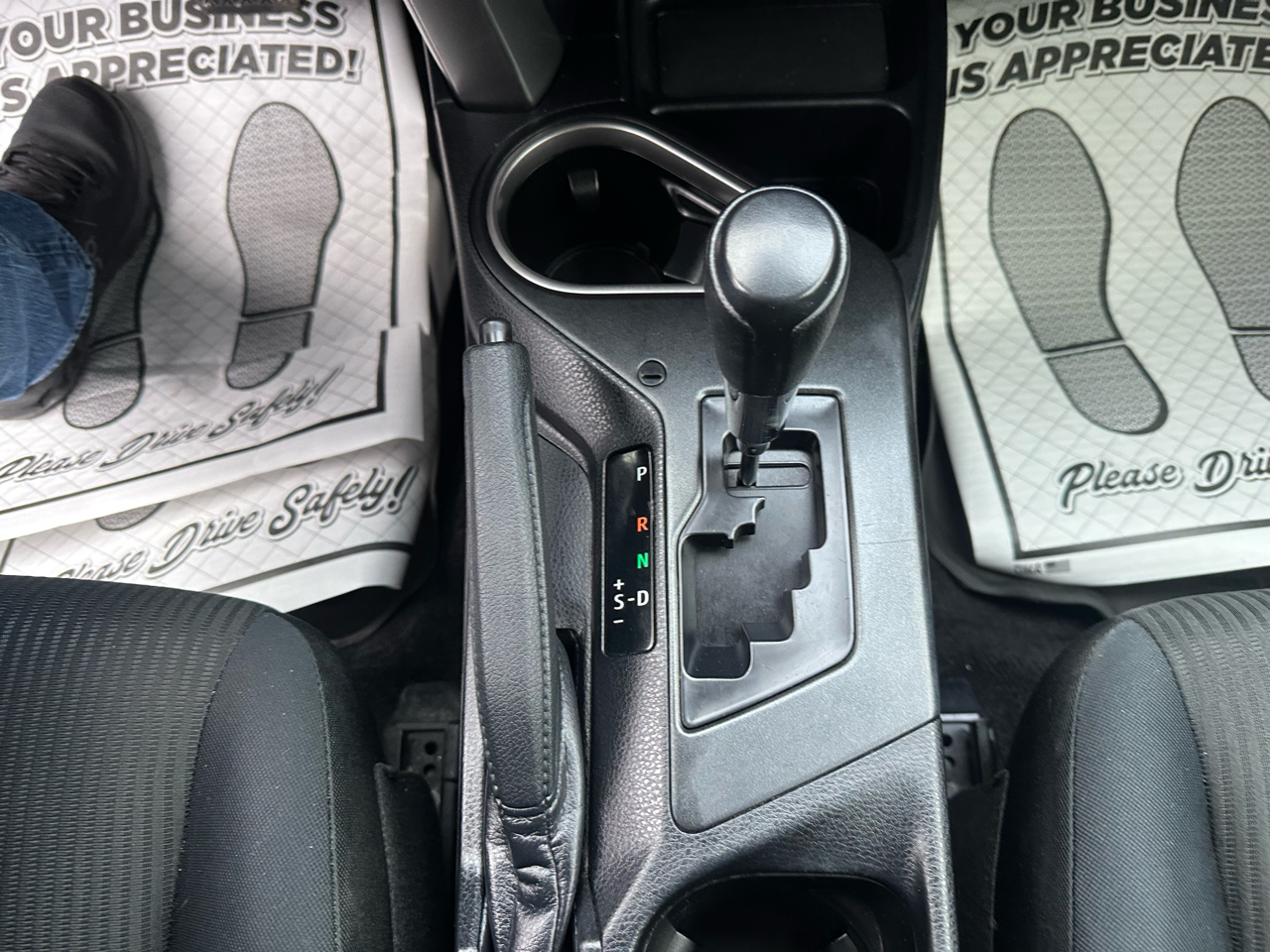 Toyota RAV4 LE AWD (Natl) 2017