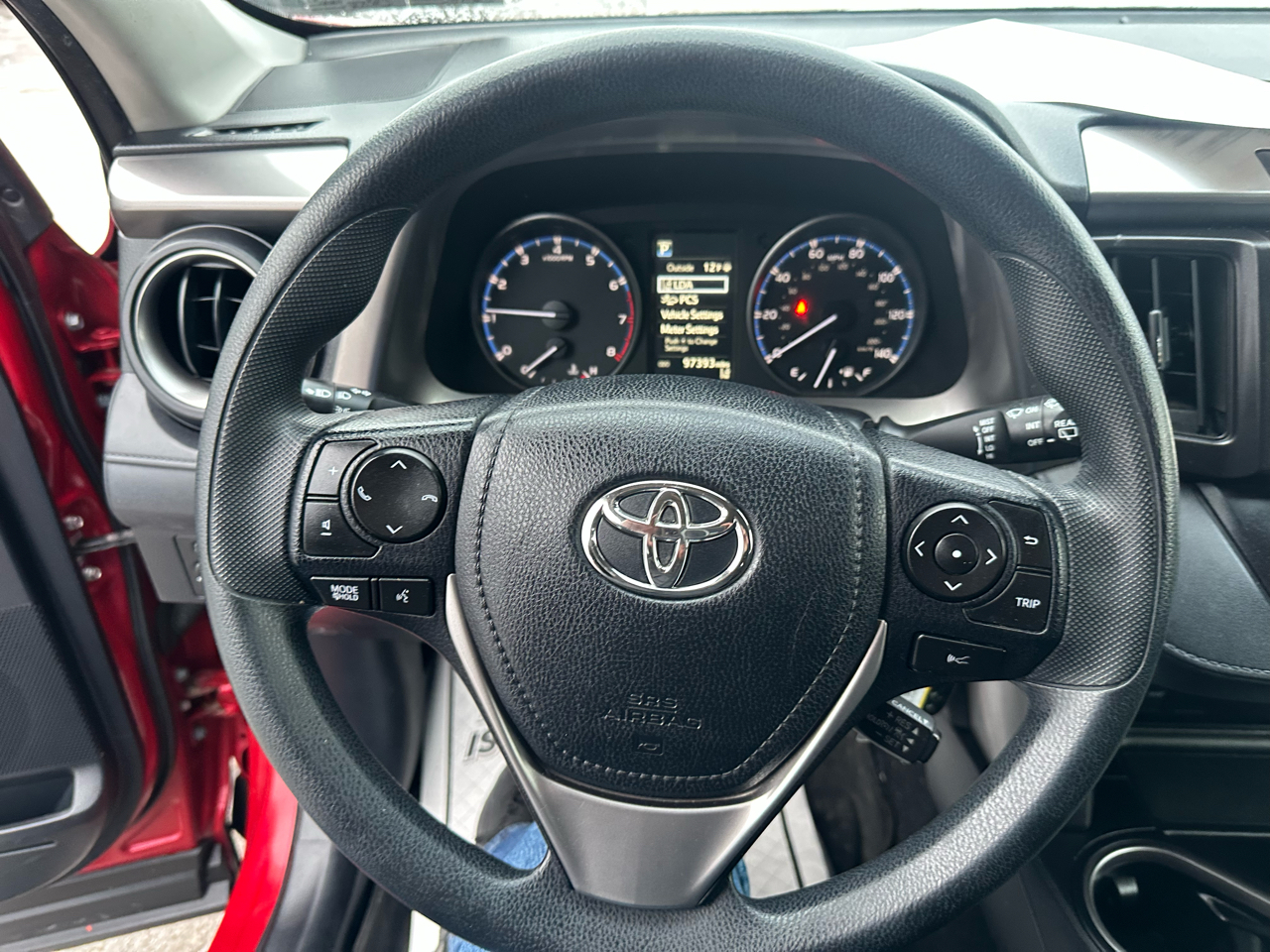 Toyota RAV4 LE AWD (Natl) 2017
