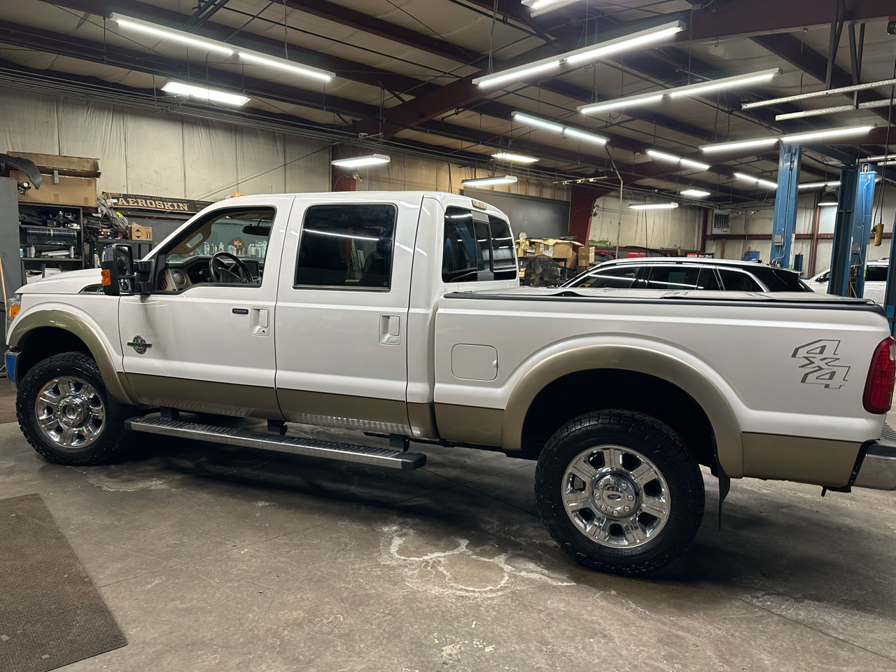 Ford Super Duty F-250 SRW 4WD Crew Cab 156" Lariat 2014