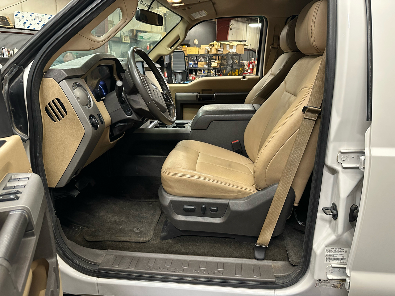 Ford Super Duty F-250 SRW 4WD Crew Cab 156" Lariat 2014