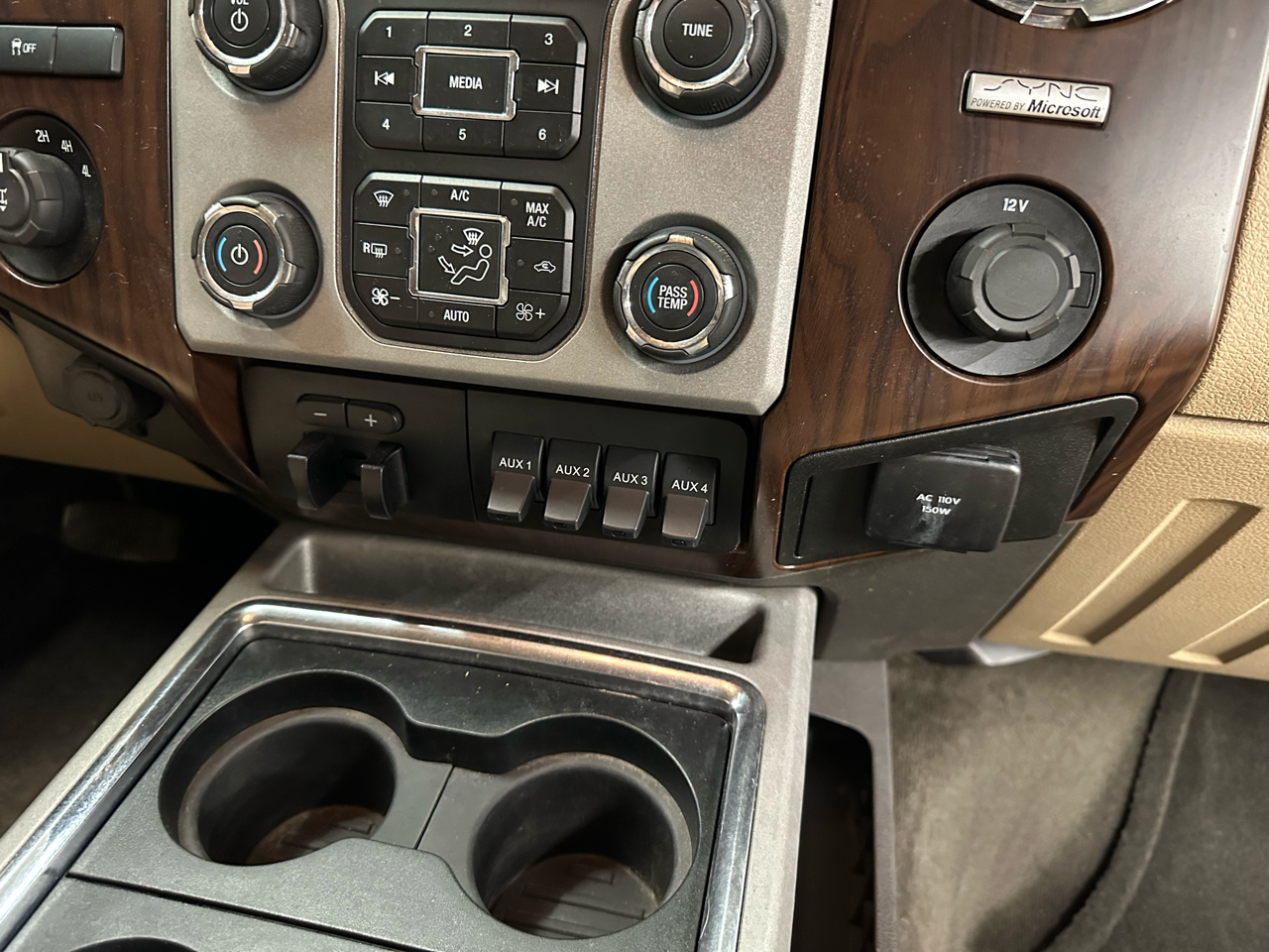 Ford Super Duty F-250 SRW 4WD Crew Cab 156" Lariat 2014