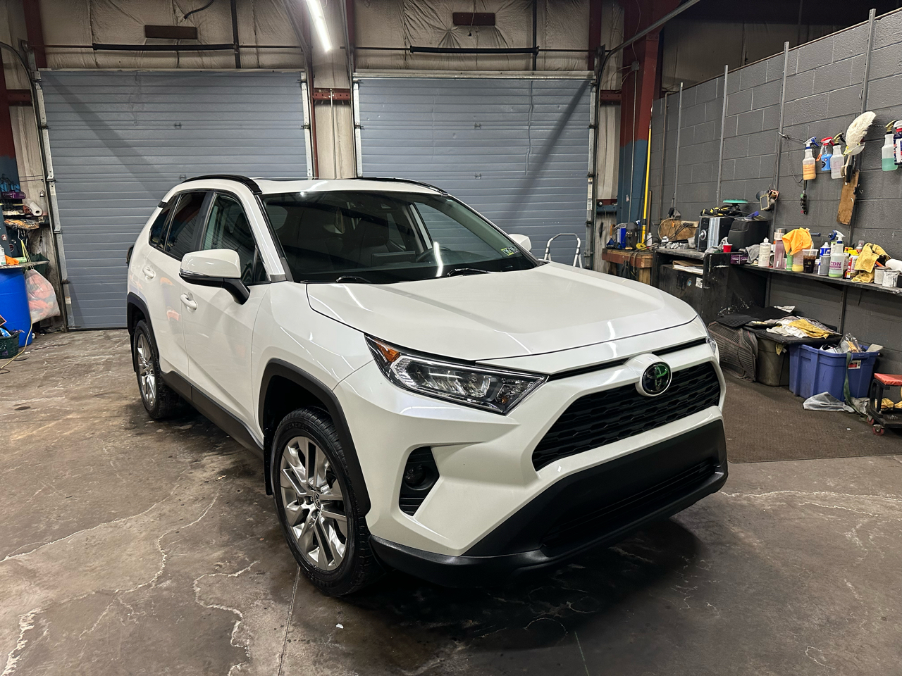 Toyota RAV4 XLE Premium AWD (Natl) 2021