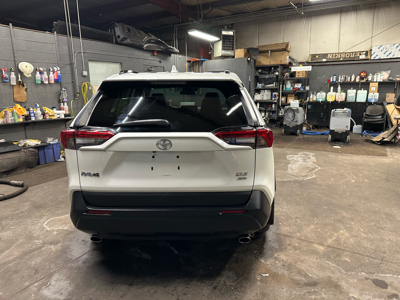 Toyota RAV4 XLE Premium AWD (Natl) 2021