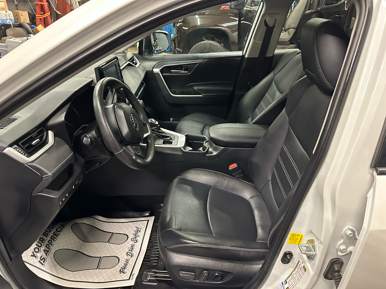 Toyota RAV4 XLE Premium AWD (Natl) 2021