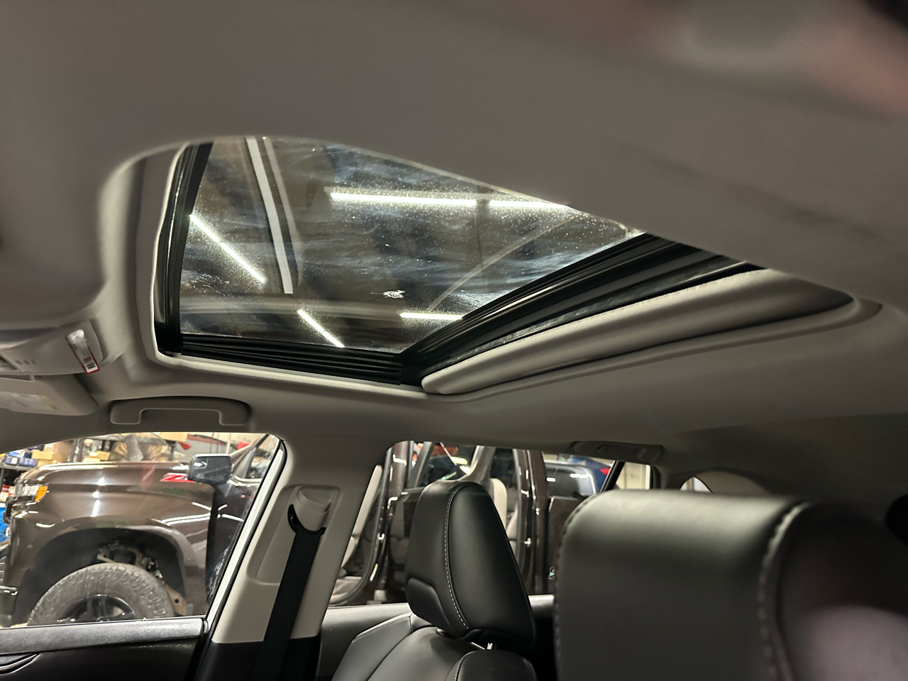 Toyota RAV4 XLE Premium AWD (Natl) 2021