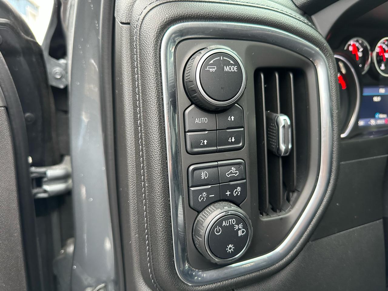 Chevrolet Silverado 1500 4WD Crew Cab 147" RST 2020