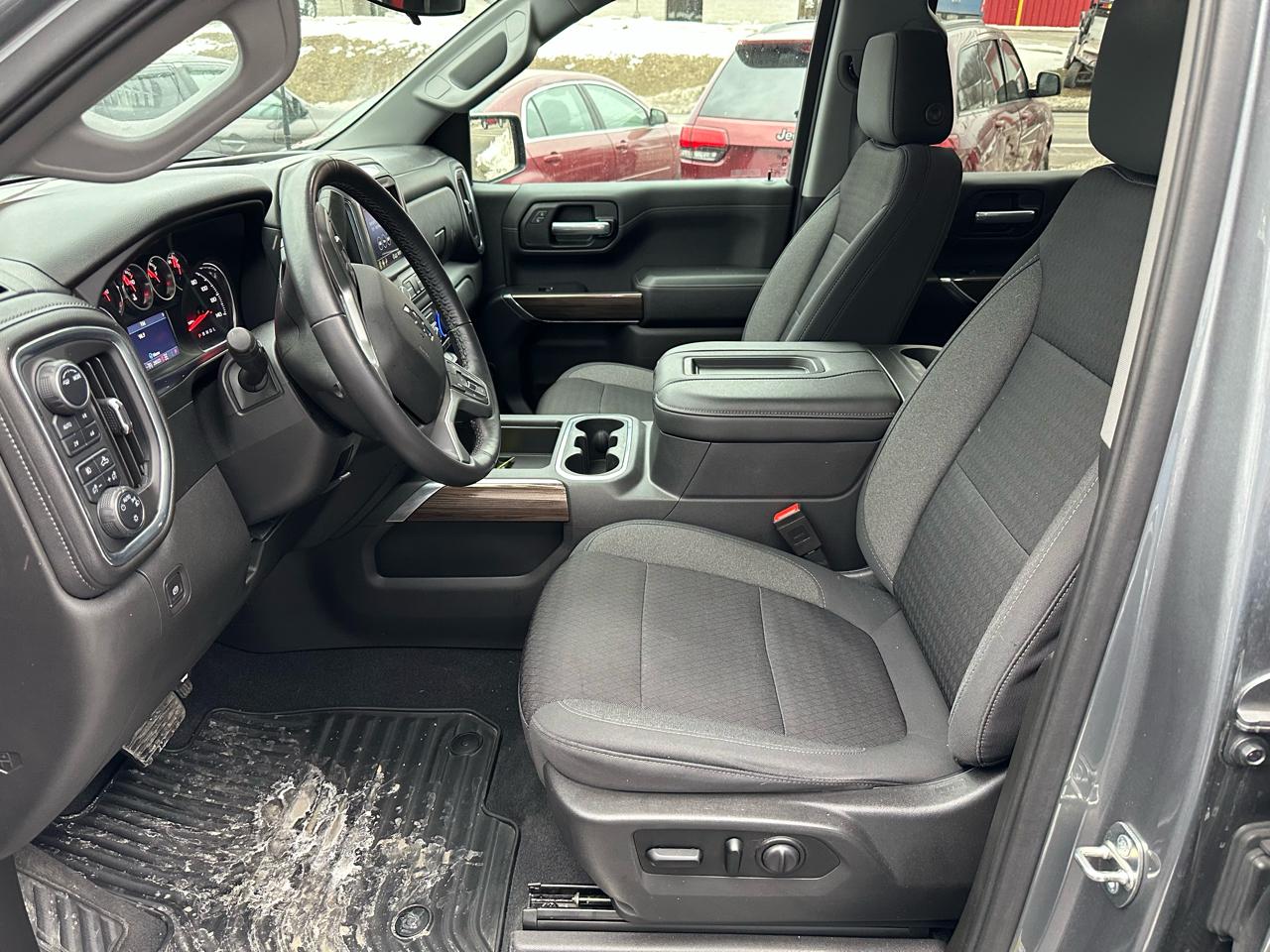 Chevrolet Silverado 1500 4WD Crew Cab 147" RST 2020