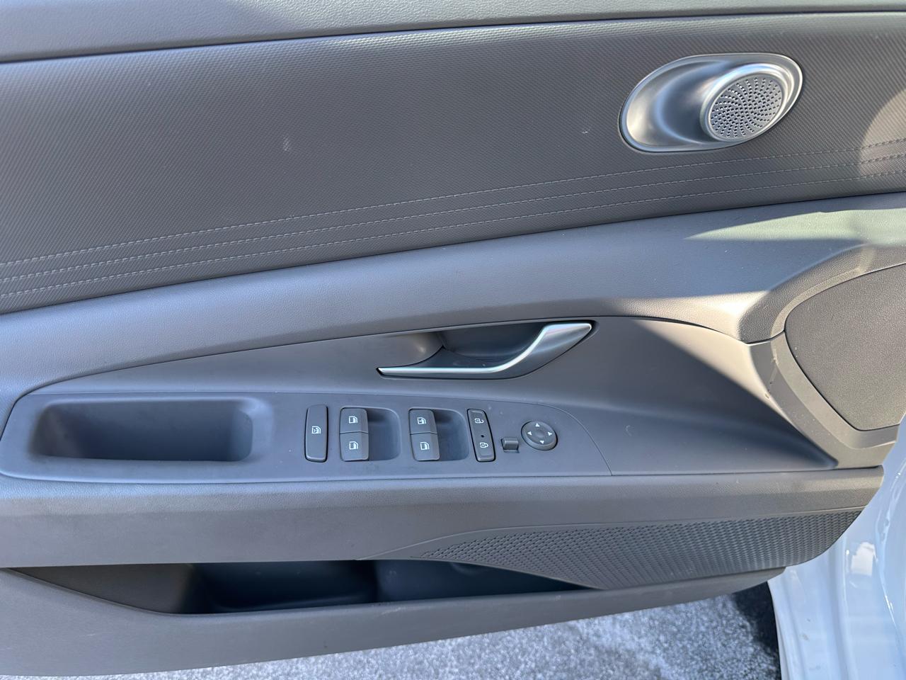 Hyundai Elantra SE IVT 2022