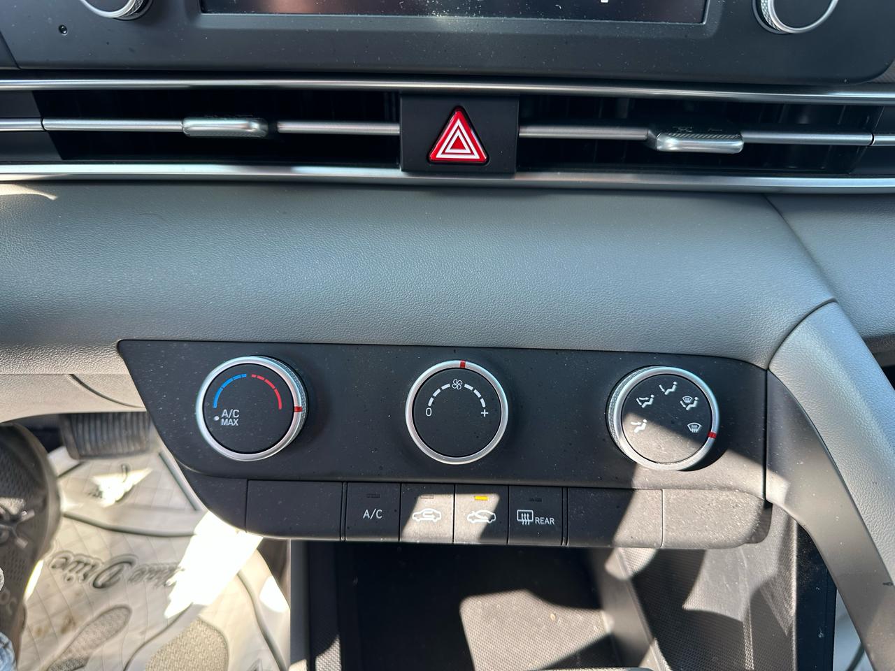 Hyundai Elantra SE IVT 2022