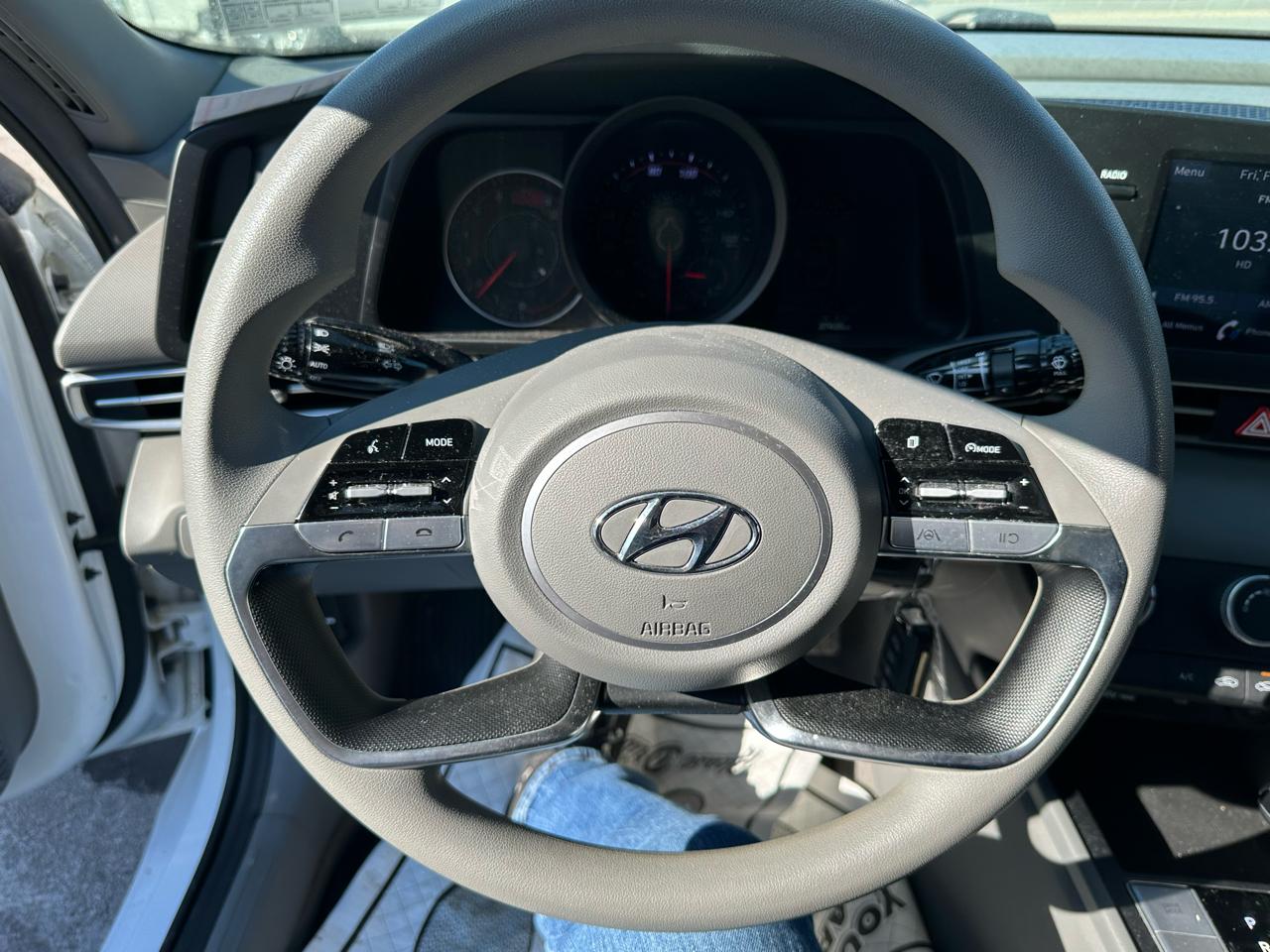 Hyundai Elantra SE IVT 2022