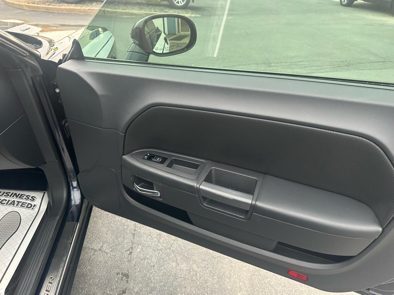 Dodge Challenger 2dr Cpe R/T Classic 2012