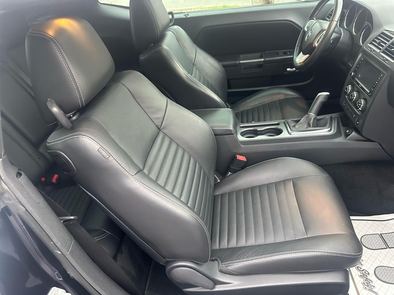 Dodge Challenger 2dr Cpe R/T Classic 2012