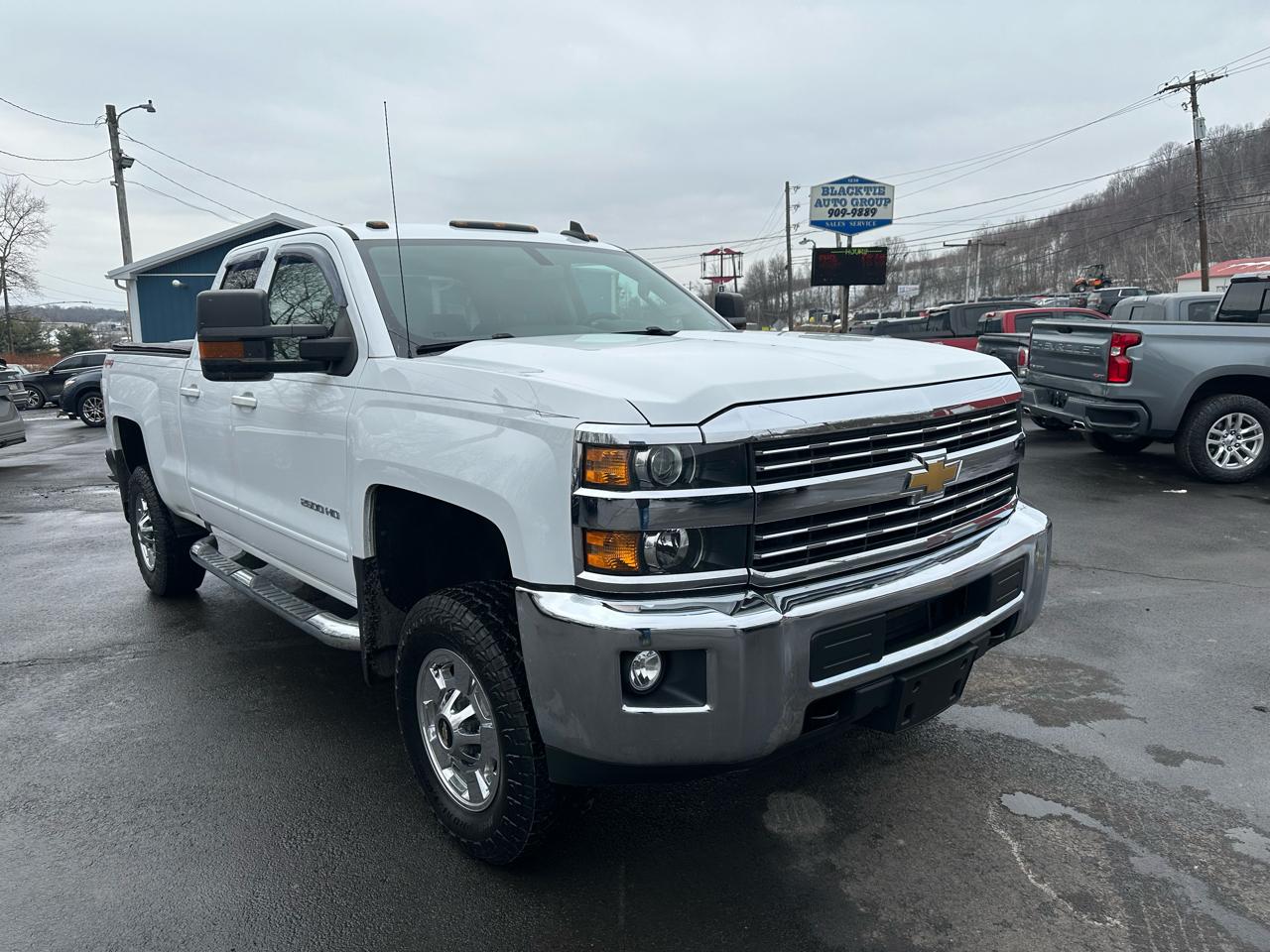 Chevrolet Silverado 2500HD 4WD Double Cab 144.2" LT 2017