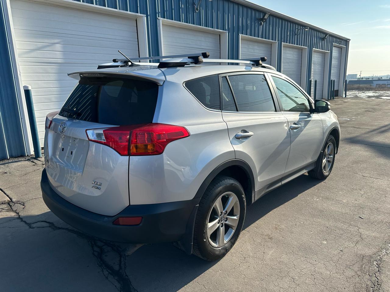 Toyota RAV4 AWD 4dr XLE (Natl) 2015